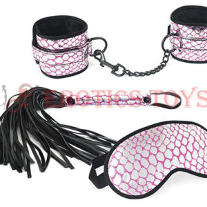 Código:	2838	Spartacus Faux Leather Wrist Restraints Blindfold & Flogger Bondage Kit - Pink
